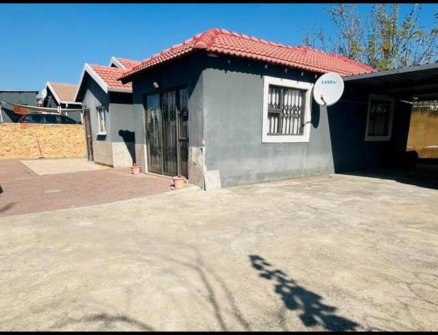 3 BEDROOM PROPERTY TO RENT IN COSMO CITY
